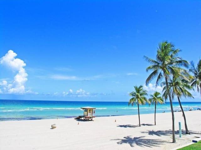 할렌데일비치 Hallandale Gulfstream Pool Walk To The Beach 아파트 외부 사진